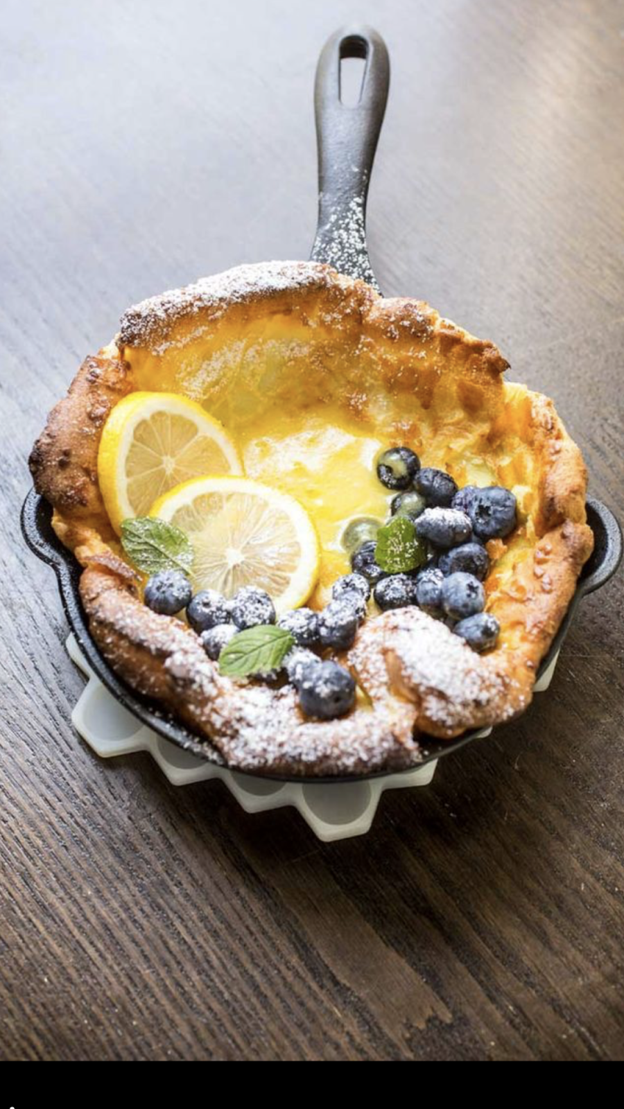 Breezy Corners Hamilton | restaurant | 1145 Main St E, Hamilton, ON L8M 1P3, Canada | 9055453924 OR +1 905-545-3924