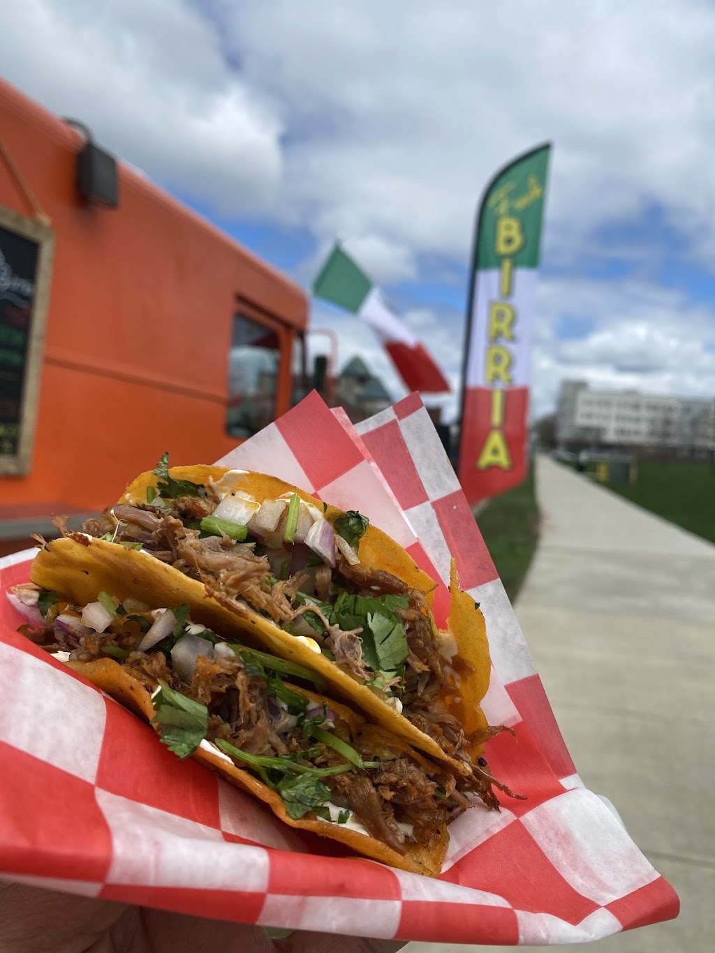 La Birriamania LLC | restaurant | 60 State St, Meriden, CT 06450, USA | 2036315954 OR +1 203-631-5954