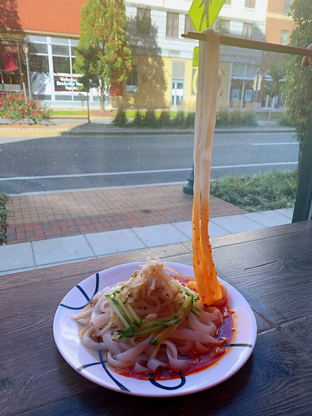 Domoishi赵家腊汁肉Asian food hall | restaurant | 201 E Middle Ln, Rockville, MD 20850, USA | 3016666658 OR +1 301-666-6658