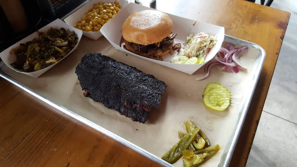 smōk-hau̇s | restaurant | 7 12th St, Garden City, NY 11530, USA | 5168336633 OR +1 516-833-6633