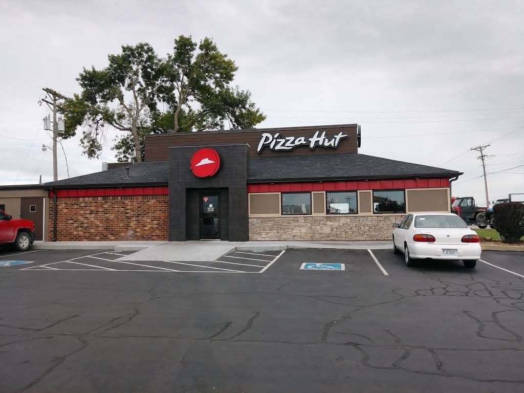 Pizza Hut | meal takeaway | 1501 N 2nd St, Clinton, MO 64735, USA | 6608858117 OR +1 660-885-8117