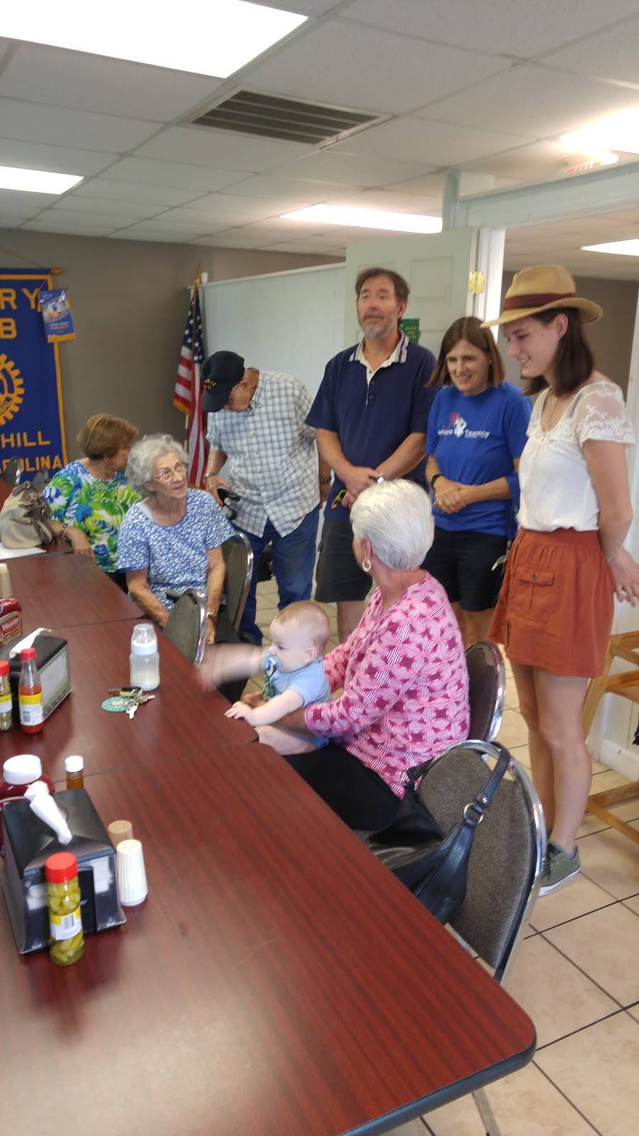 Kings BBQ & Chicken | restaurant | 416 Kingold Blvd, Snow Hill, NC 28580, USA | 2527470126 OR +1 252-747-0126