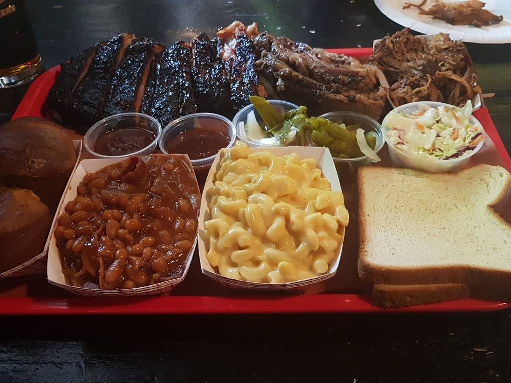 Mables Smokehouse & Banquet Hall | restaurant | 44 Berry St, Brooklyn, NY 11249, USA | 7182186655 OR +1 718-218-6655