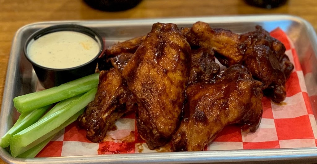Wingabels | restaurant | 1639 Broadway, San Antonio, TX 78215, USA | 2104449425 OR +1 210-444-9425