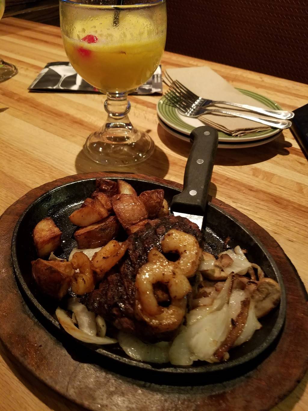 Applebees Grill + Bar | restaurant | 38-01 35th Ave, Astoria, NY 11101, USA | 7189437404 OR +1 718-943-7404