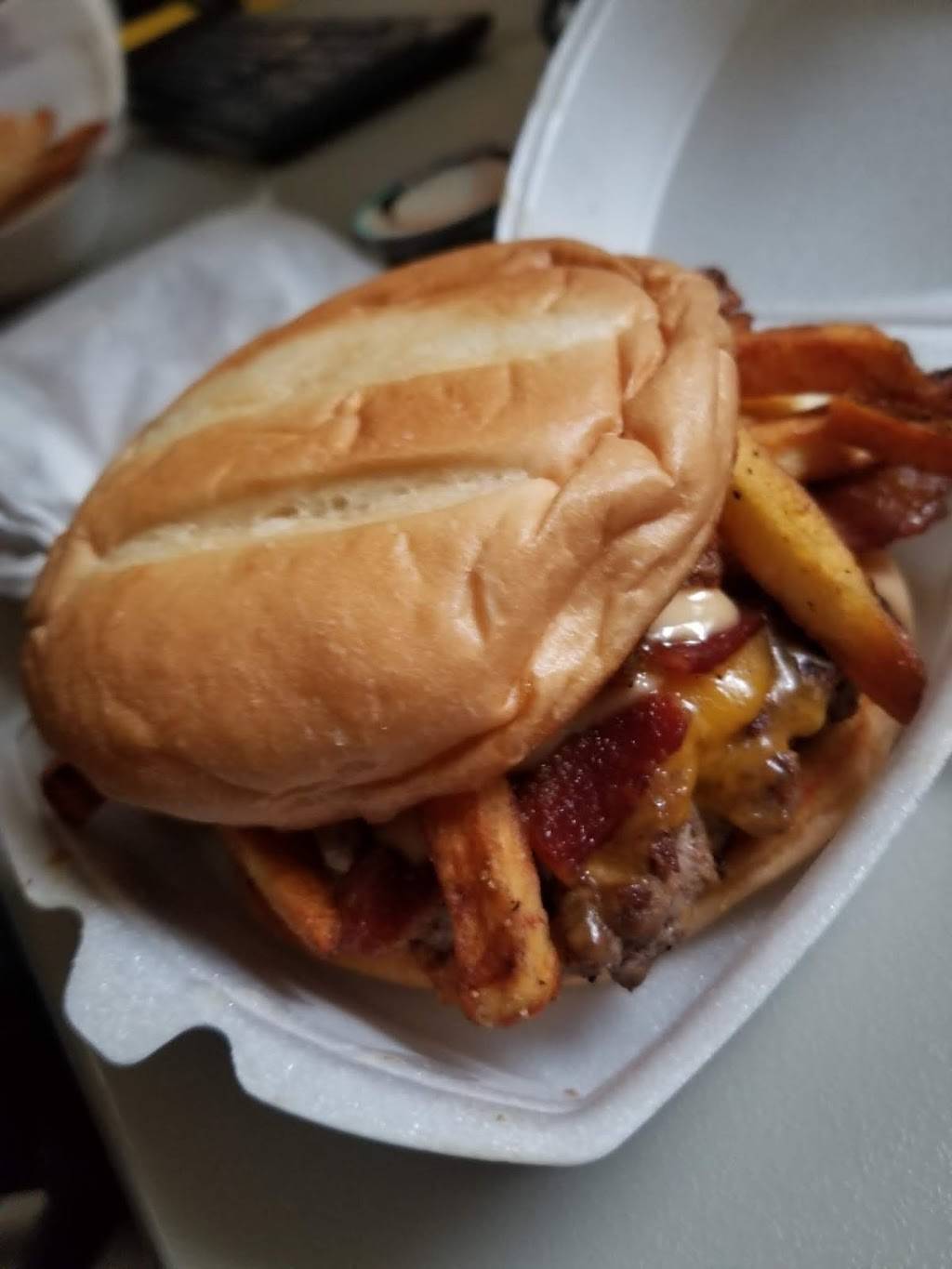 Lemonade House Grille | restaurant | 350 N Kingshighway St, Cape Girardeau, MO 63701, USA | 5738031380 OR +1 573-803-1380