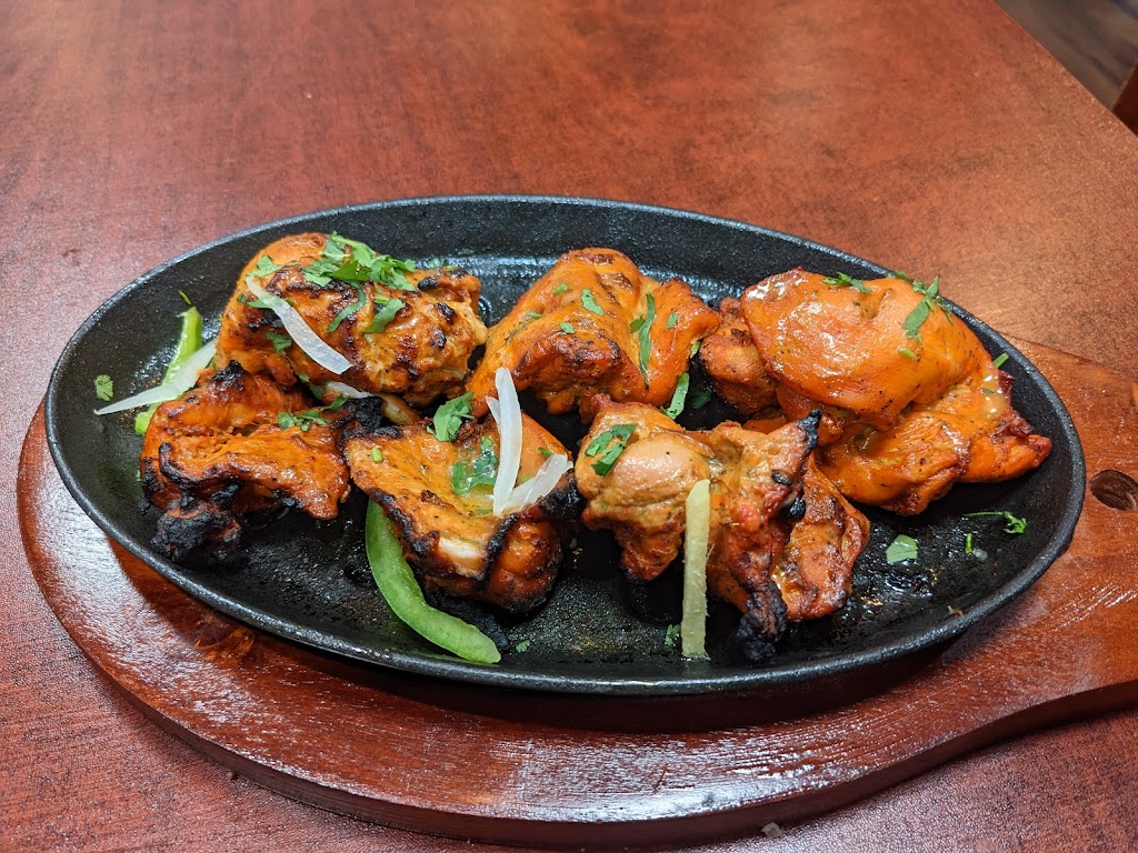 Pizza N Curry | restaurant | 2213 E Capitol Dr, Shorewood, WI 53211, USA | 4149352967 OR +1 414-935-2967