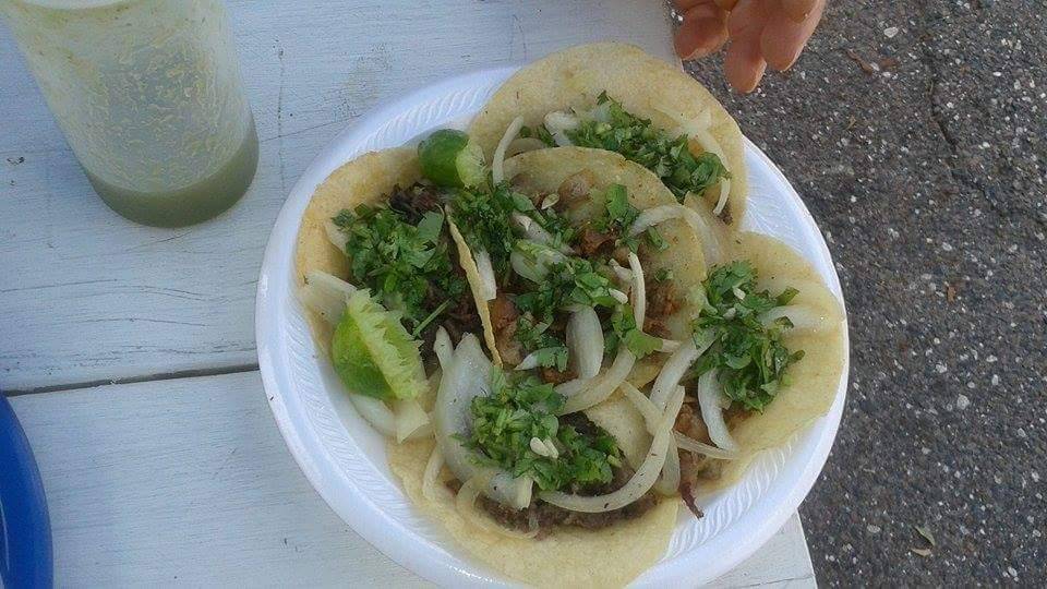 Tacos Yola | restaurant | 125 N Kings Ave, Brandon, FL 33510, USA | 8138048453 OR +1 813-804-8453