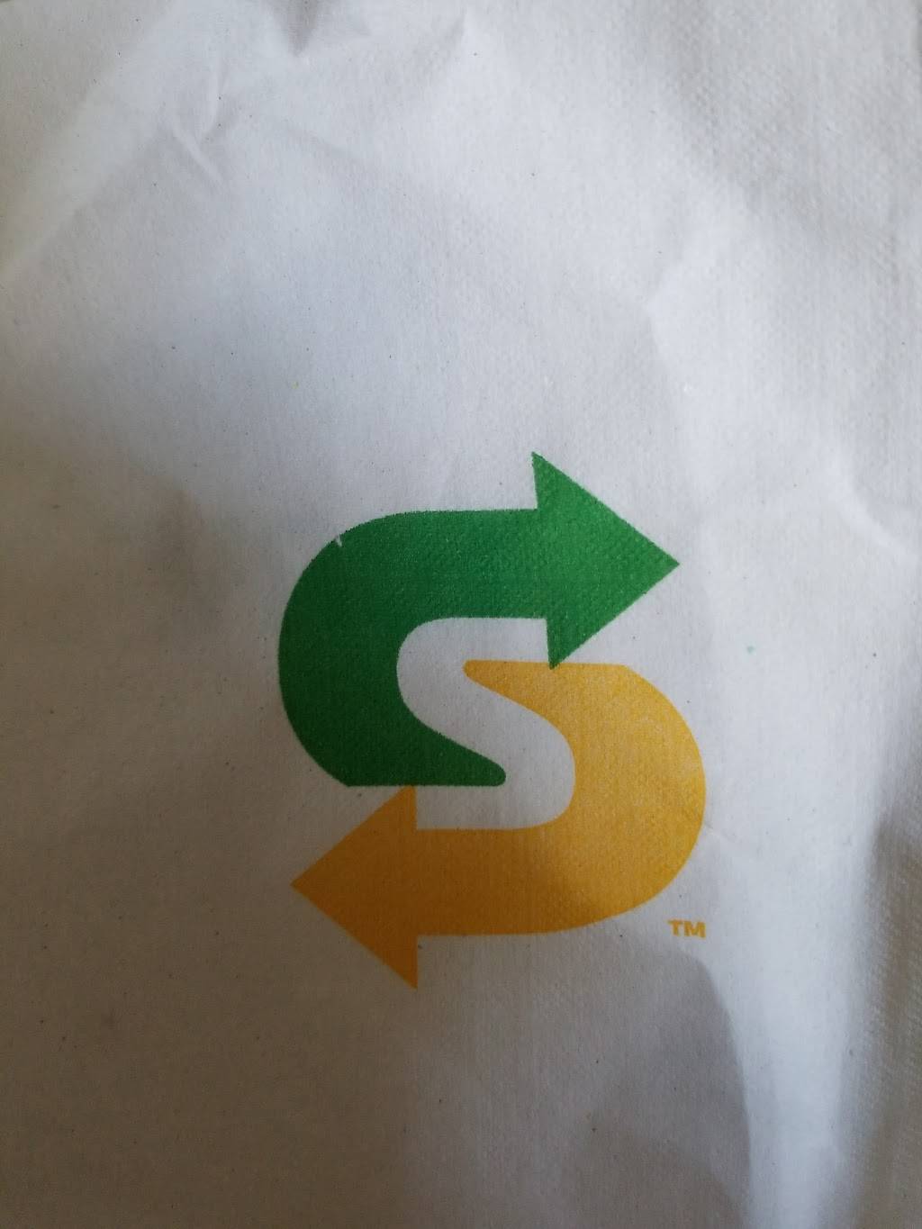 Subway | restaurant | 1315 Dixwell Ave, Hamden, CT 06514, USA | 2038653853 OR +1 203-865-3853