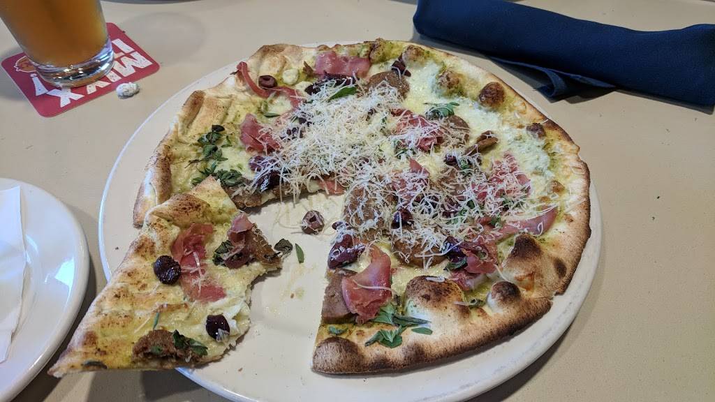 Brixx | restaurant | 1426 SC-160, Fort Mill, SC 29715, USA | 8038027434 OR +1 803-802-7434