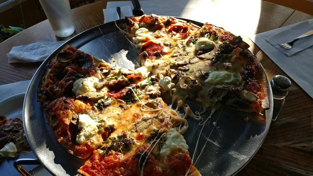 PizzeReal | restaurant | 203 N 11th St, Nashville, TN 37206, USA | 6152262206 OR +1 615-226-2206