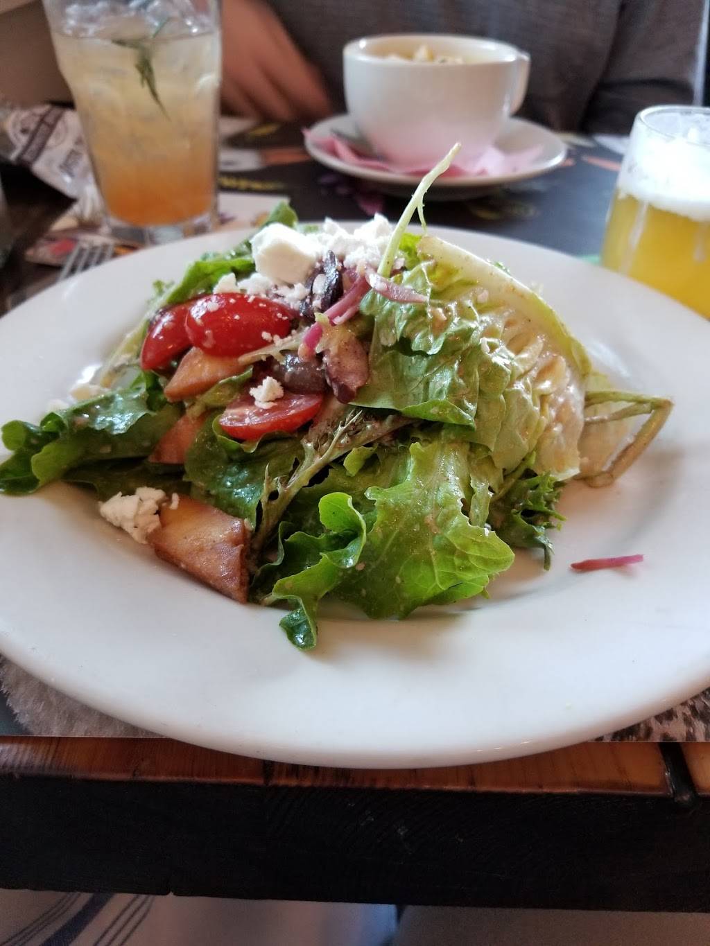 Bitter End | restaurant | 2118 Post Rd, Wells, ME 04090, USA | 2073600904 OR +1 207-360-0904