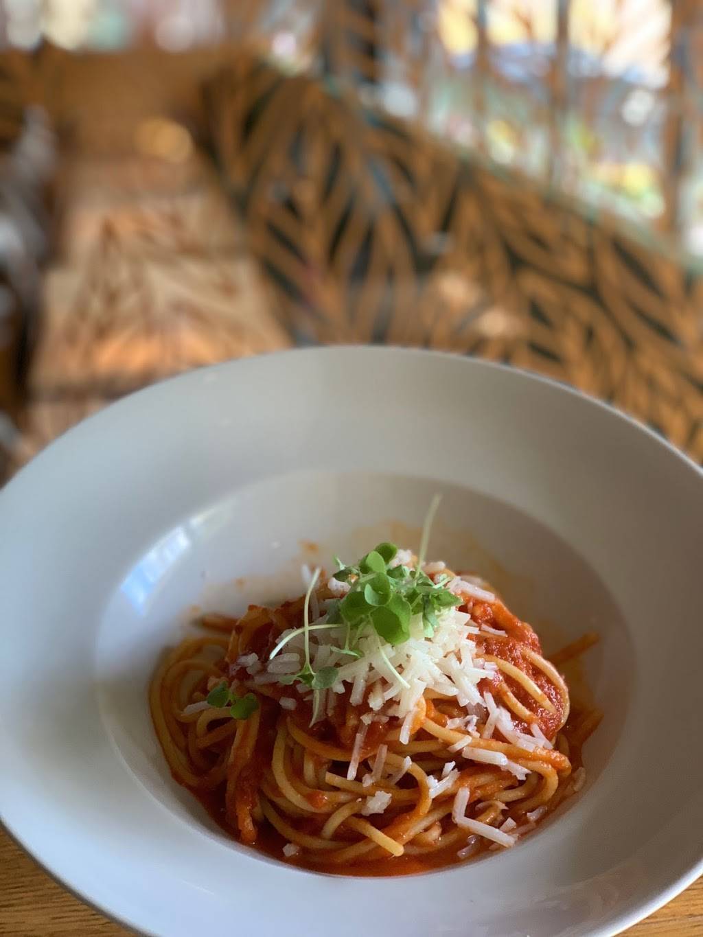 Casatis Pizza Vino | restaurant | 444 W Fullerton Pkwy, Chicago, IL 60614, USA | 7738571237 OR +1 773-857-1237