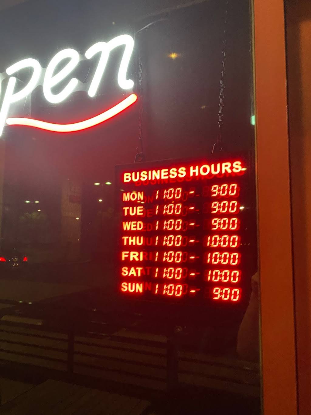 The Poke Co & Wings | restaurant | 990 Ontario Mills Dr, Ontario, CA 91762, USA | 9094661756 OR +1 909-466-1756