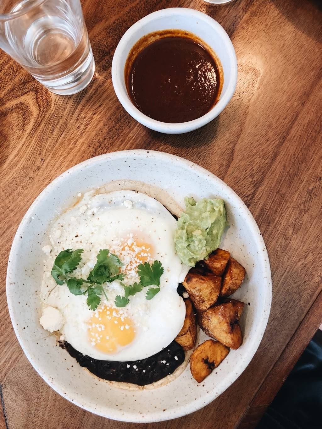 Casa Pública | restaurant | 594 Union Ave, Brooklyn, NY 11211, USA | 7183883555 OR +1 718-388-3555