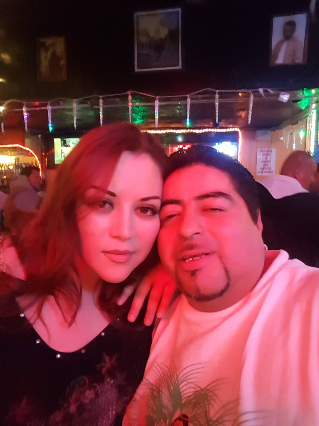 La Reyna Del Sur | restaurant | 1417 S Central Ave, Cicero, IL 60804, USA | 7082989479 OR +1 708-298-9479