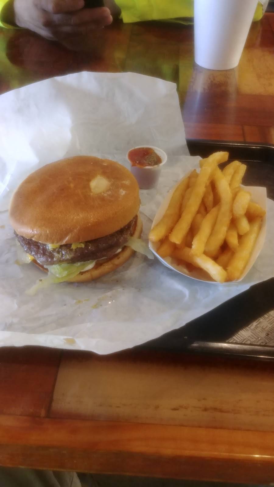 Willies Burgers & BBQ | restaurant | 21018 TX-71, Spicewood, TX 78669, USA | 5122648866 OR +1 512-264-8866