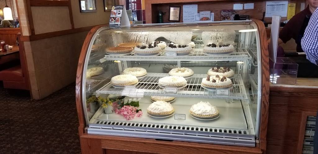 Perkins | restaurant | 585 N Barker Rd, Brookfield, WI 53045, USA | 2627981061 OR +1 262-798-1061