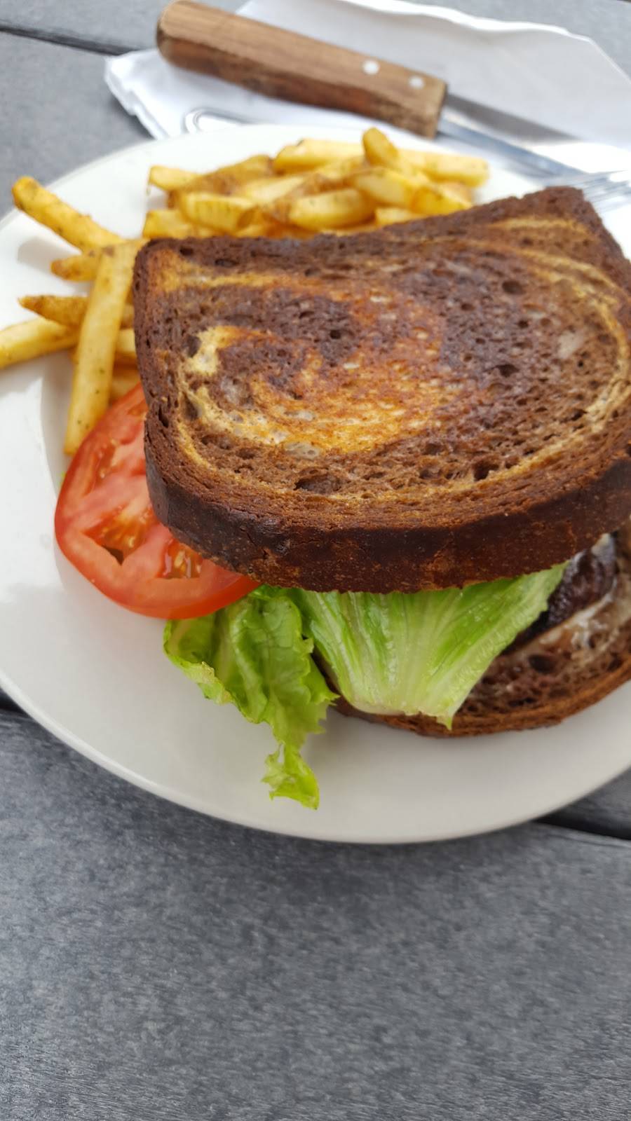 The Slinger House Pub & Grille | restaurant | 100 W Washington St, Slinger, WI 53086, USA | 2626448518 OR +1 262-644-8518