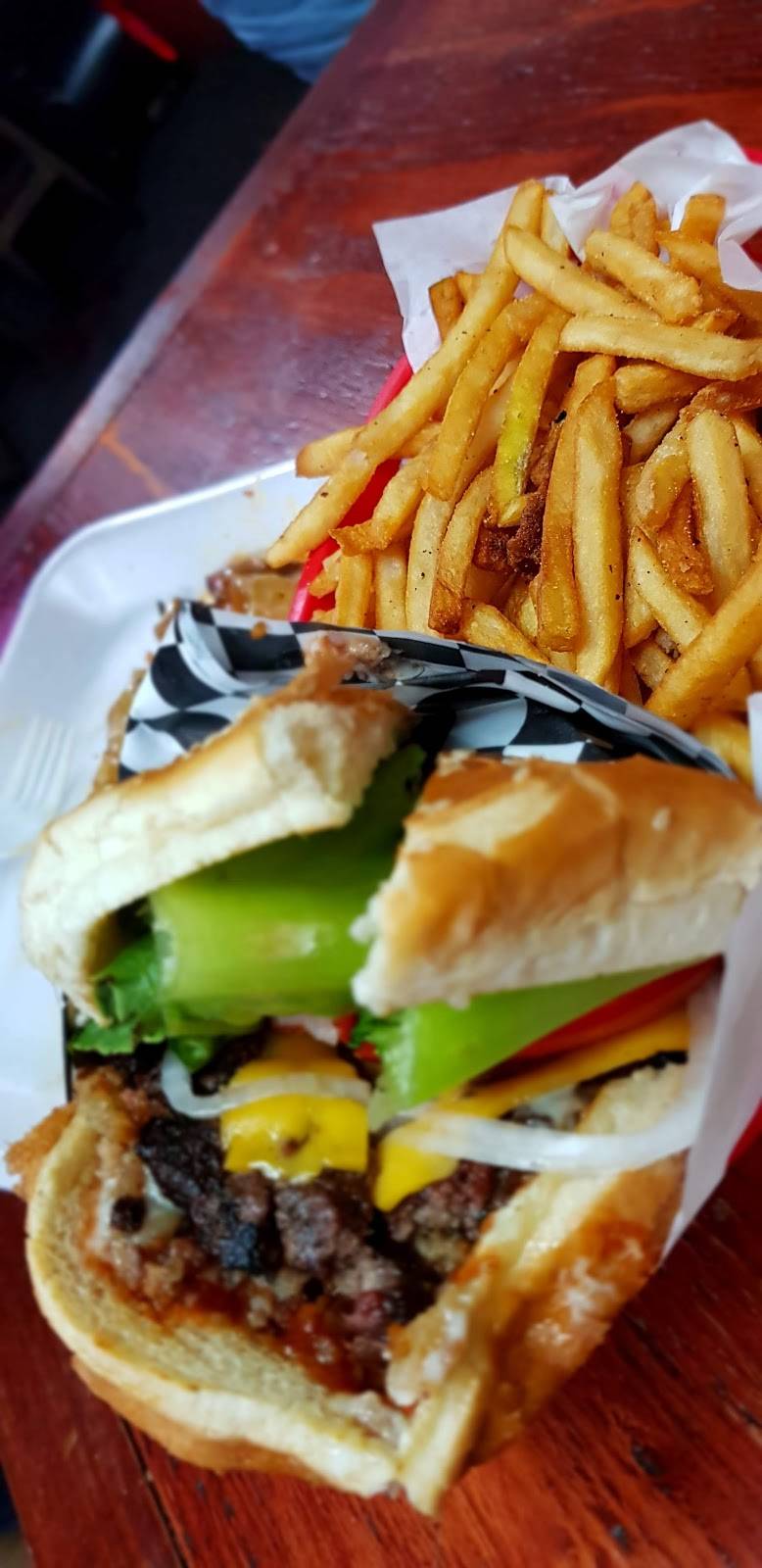 Baja Burgers | restaurant | Calle Ambar 555, Carlos Pacheco I, 22810 Ensenada, B.C., Mexico | 016462480917 OR +52 646 248 0917