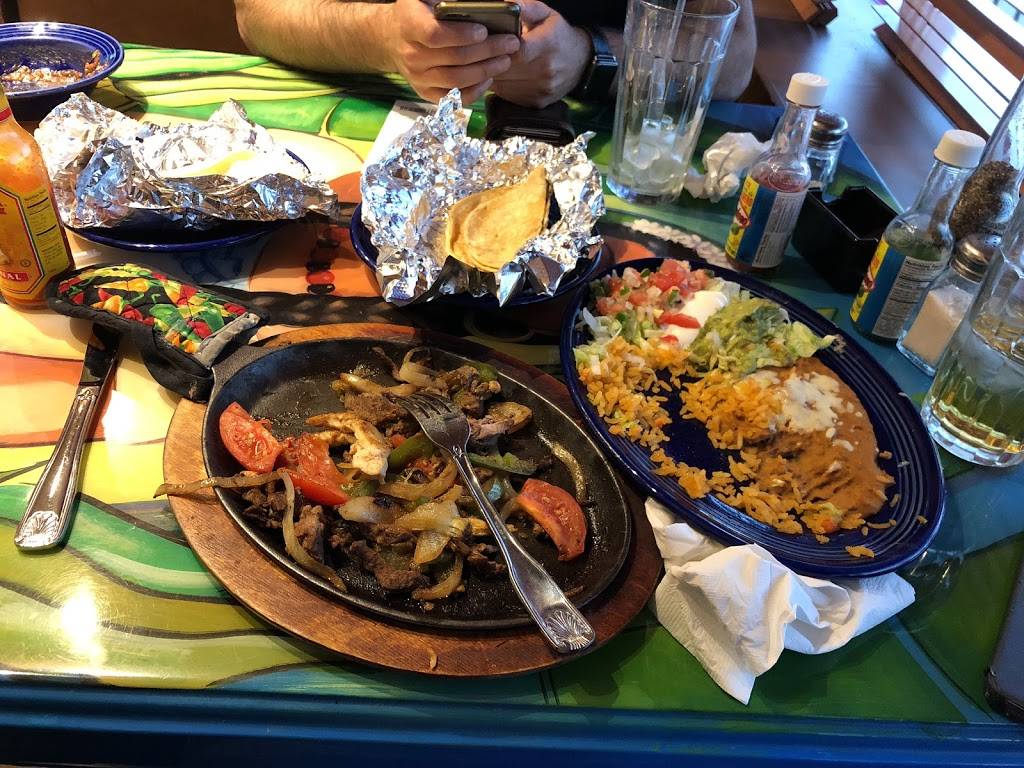 El Aztecas Mexican Restaurant | restaurant | 6031 Lake Michigan Dr, Allendale, MI 49401, USA | 6168921813 OR +1 616-892-1813