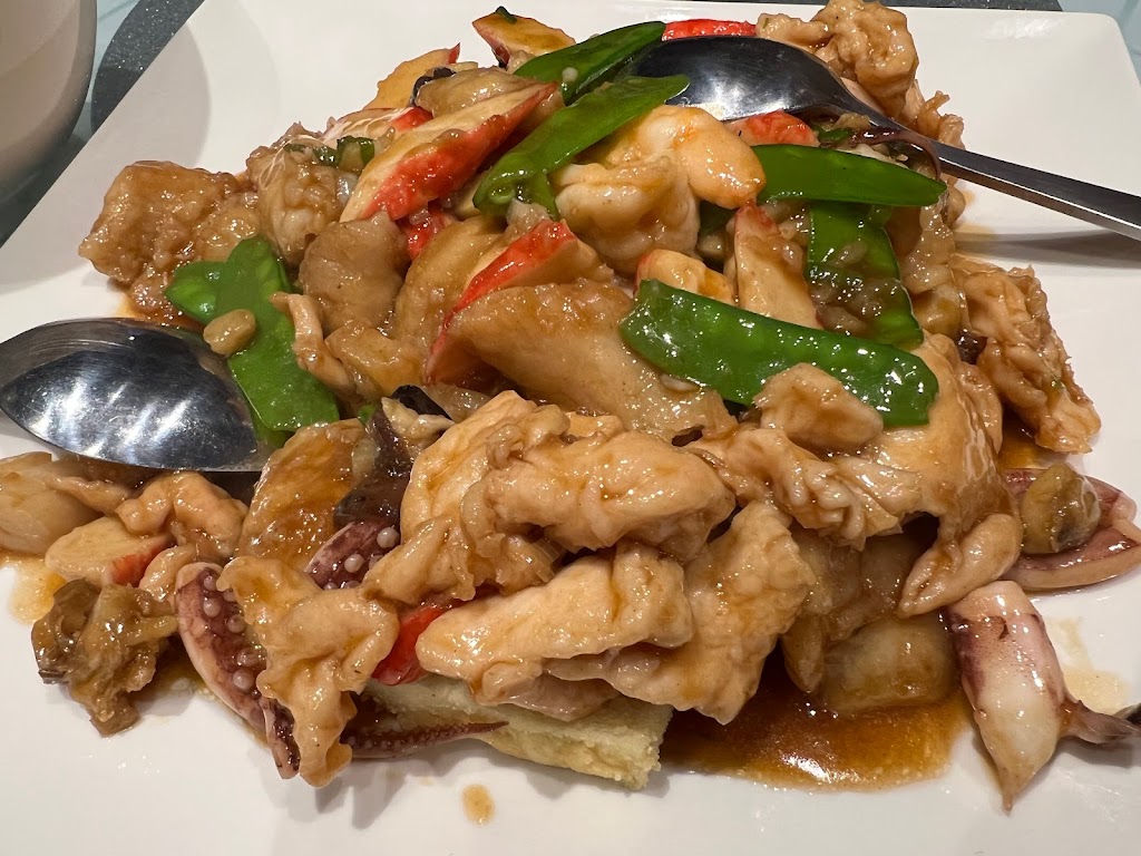 Papa Lius Kitchen | restaurant | 4325 Main St, Queens, NY 11355, USA | 7186350606 OR +1 718-635-0606