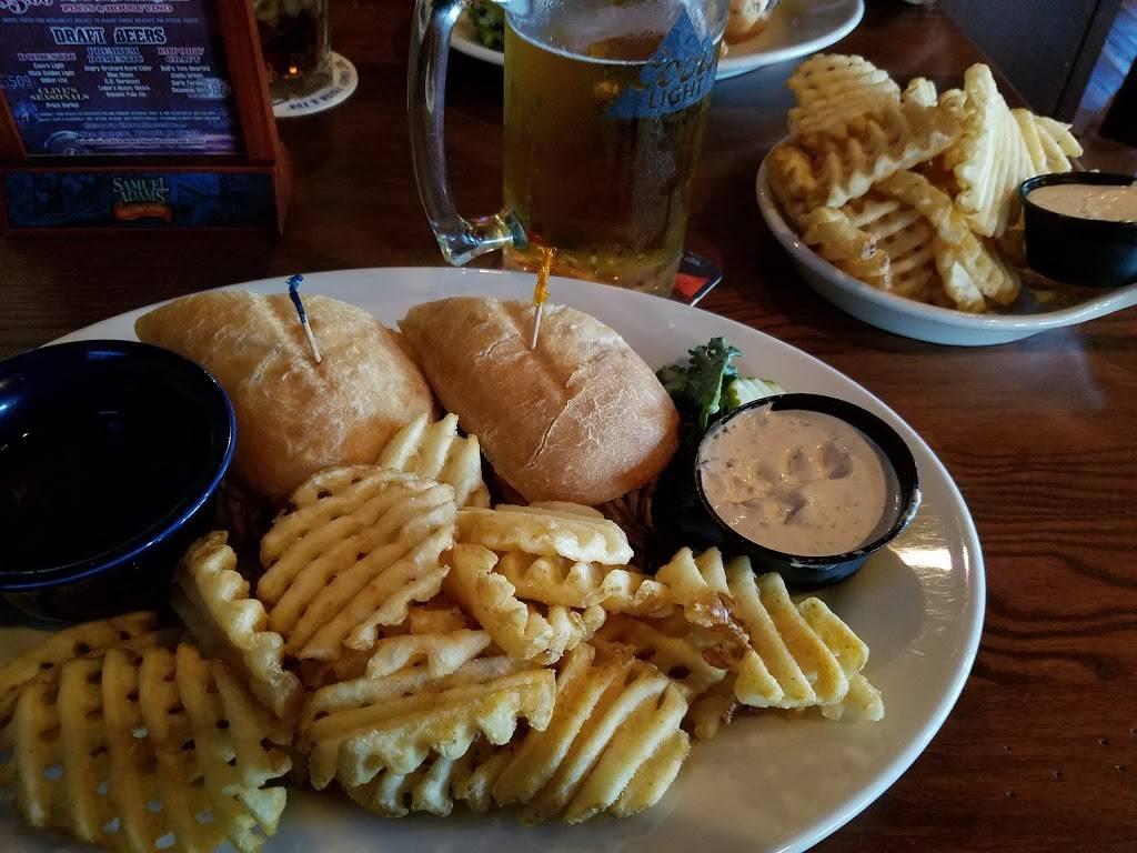 Clives Roadhouse Burnsville | restaurant | 13050 Aldrich Ave S, Burnsville, MN 55337, USA | 9524263625 OR +1 952-426-3625