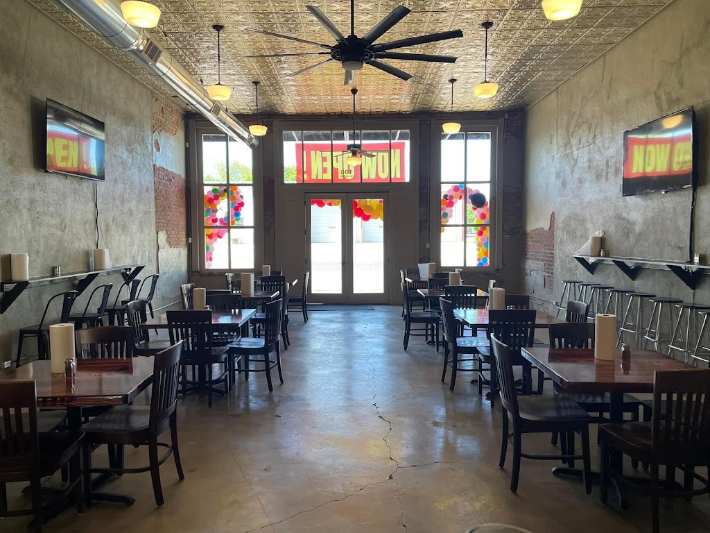 Grizzly Burger House | restaurant | 106 E Hayes St, Savoy, TX 75479, USA | 4696050556 OR +1 469-605-0556