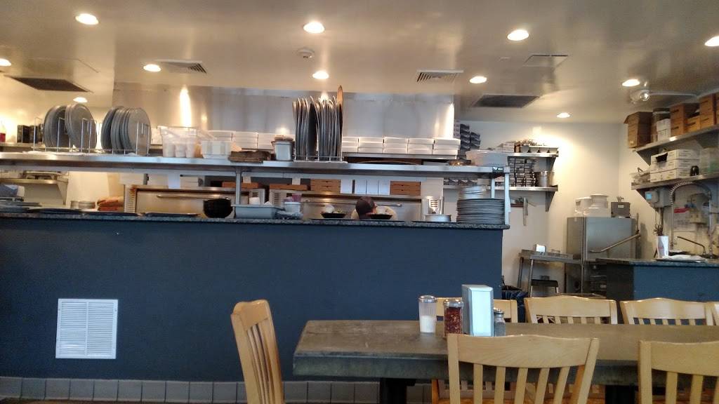 Fellinis Pizza | restaurant | 333 Commerce Dr, Decatur, GA 30030, USA | 4043700551 OR +1 404-370-0551