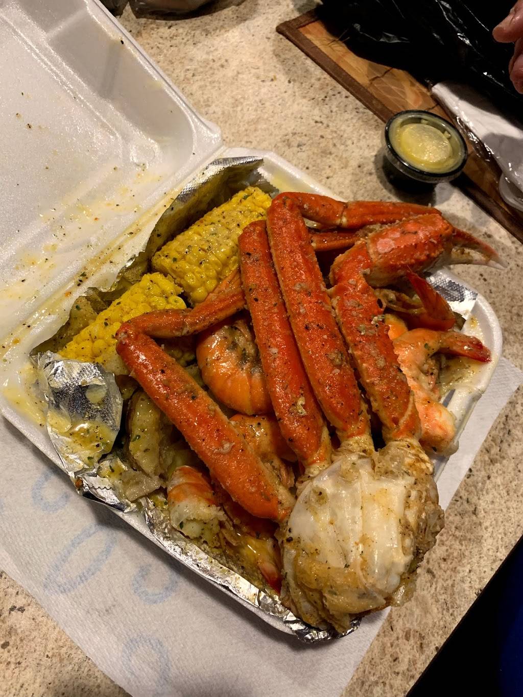 Seafood Connection Charlotte | restaurant | 630 University Center Blvd, Charlotte, NC 28262, USA | 9808591194 OR +1 980-859-1194