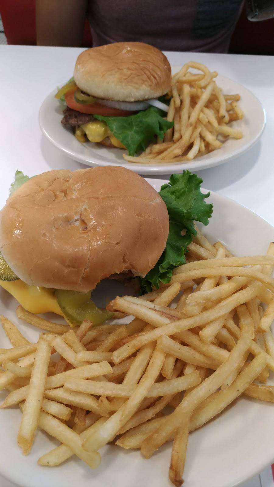 Steak n Shake | restaurant | 201 S Larkin Ave, Joliet, IL 60436, USA | 8157259401 OR +1 815-725-9401