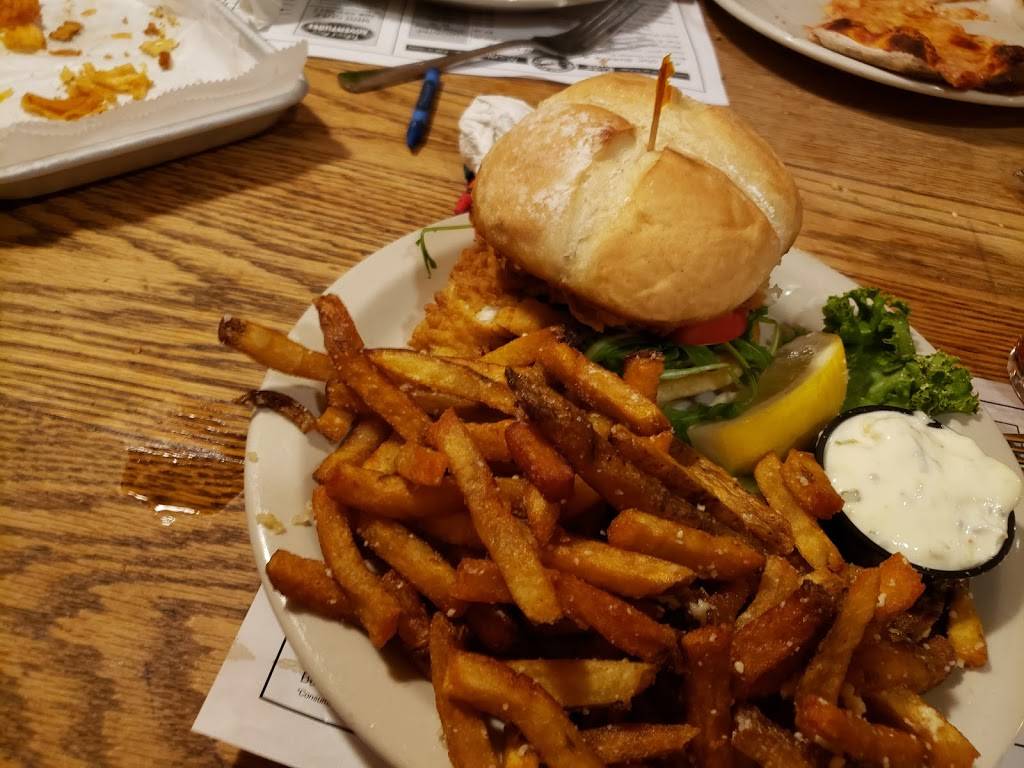 Offshore Ale Co | restaurant | 30 Kennebec Ave, Oak Bluffs, MA 02557, USA | 5086932626 OR +1 508-693-2626