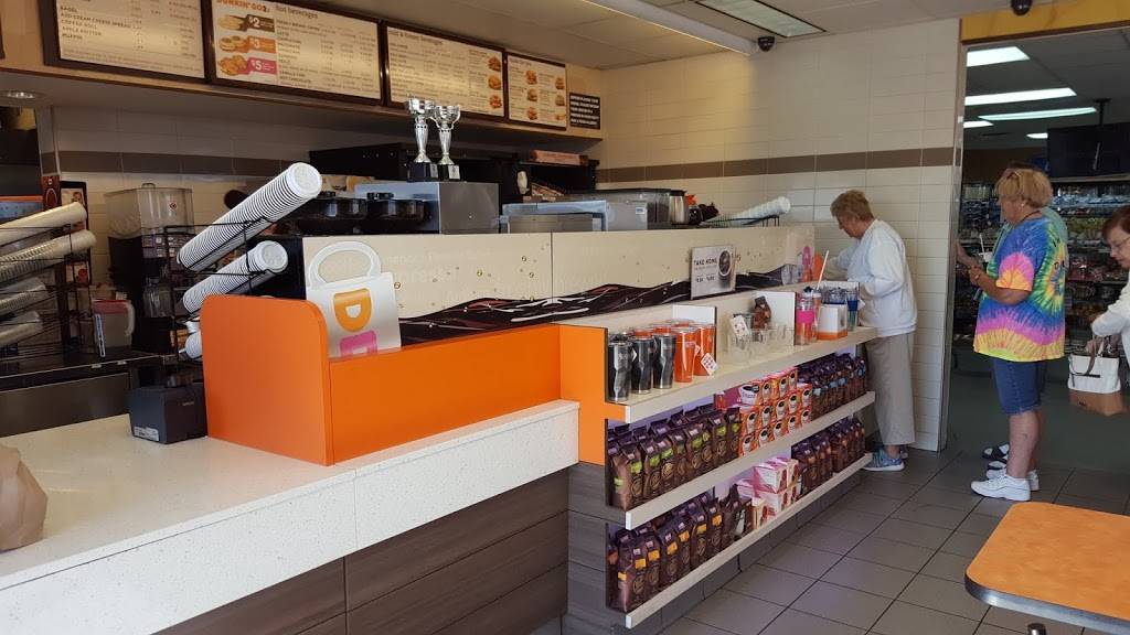 Dunkin | bakery | 7049 Okeechobee Rd, Fort Pierce, FL 34945, USA | 7728070844 OR +1 772-807-0844