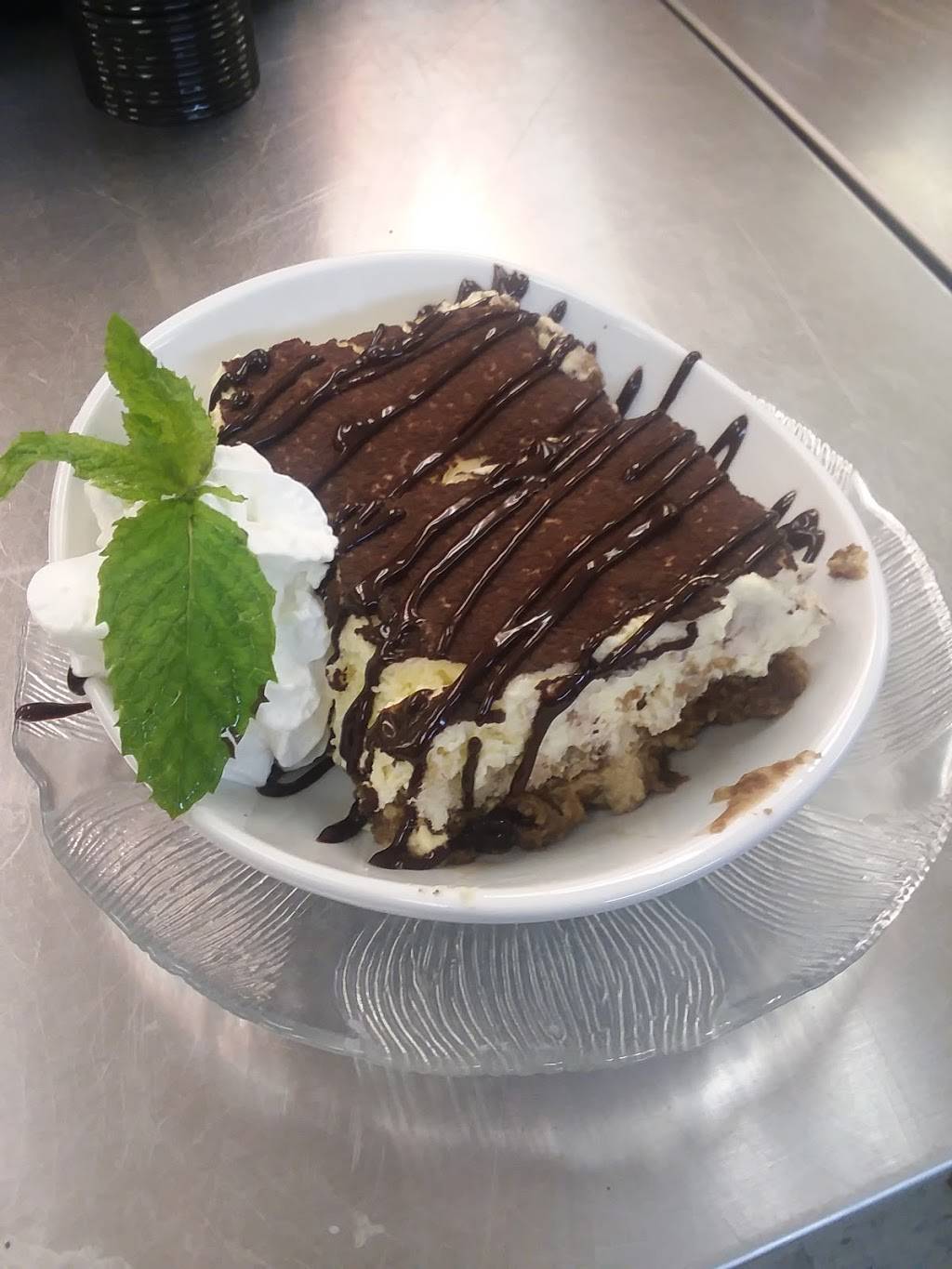 Ferdinandos Restaurant | restaurant | 6218, 2650 Ellwood Rd, New Castle, PA 16101, USA | 7248563929 OR +1 724-856-3929