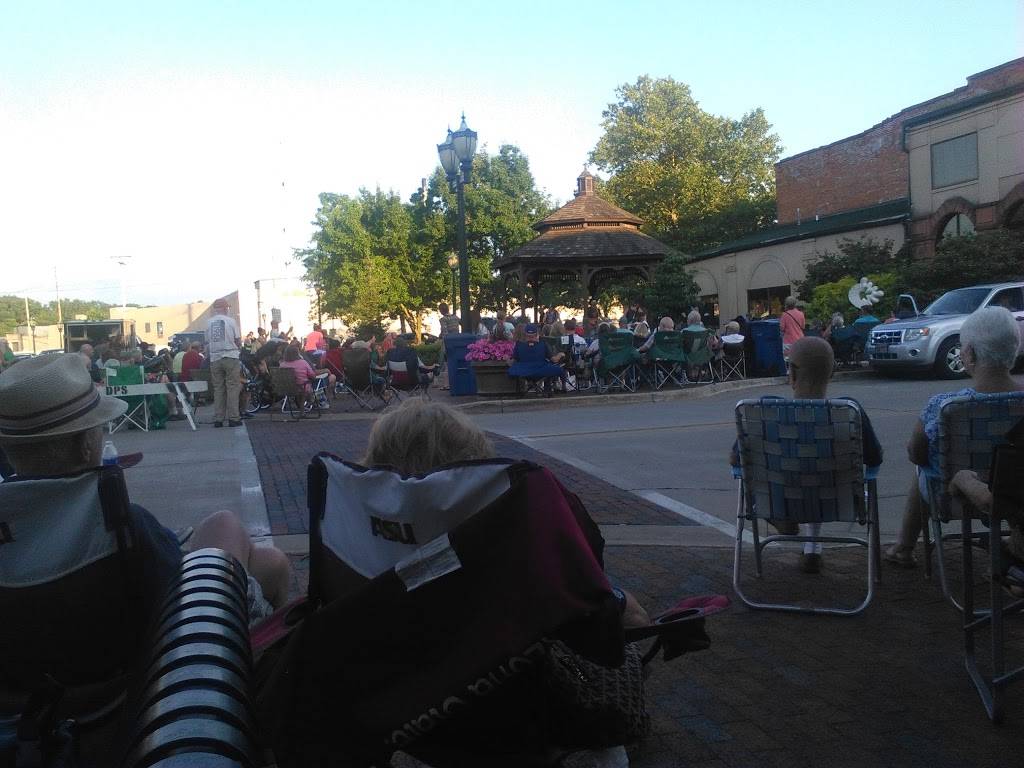 Saylors Front Street Pizzeria | restaurant | 128 S Front St, Dowagiac, MI 49047, USA | 2697824242 OR +1 269-782-4242