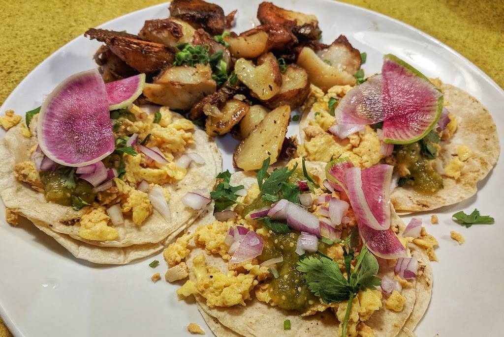 Simple Cafe Milwaukee | restaurant | 2124 N Farwell Ave, Milwaukee, WI 53202, USA | 4142712124 OR +1 414-271-2124