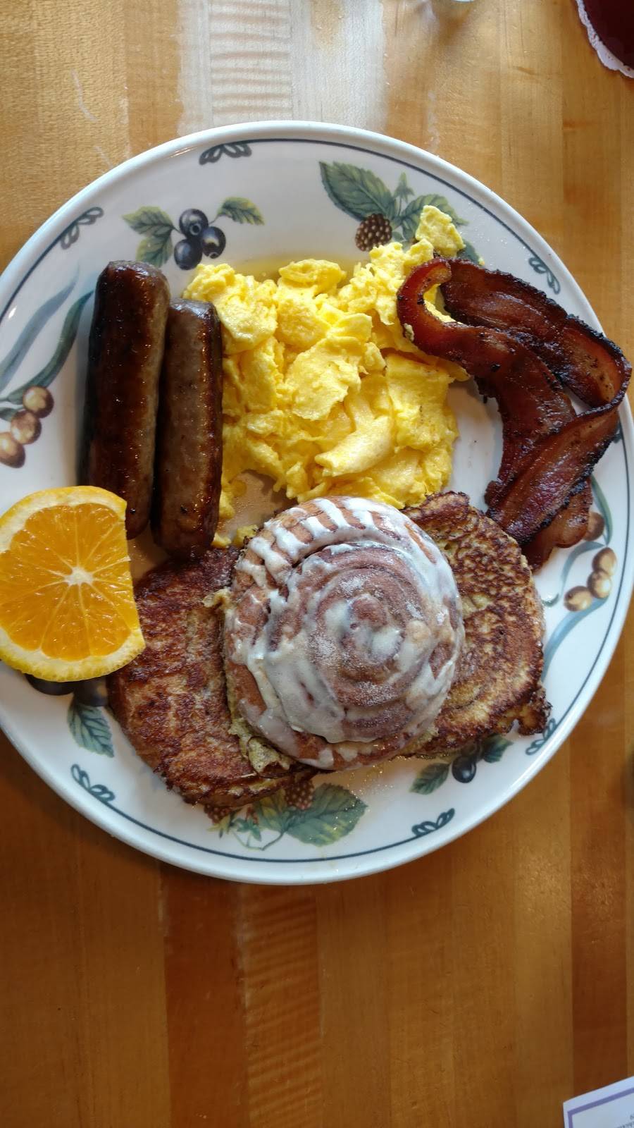 Egglectic Cafe | cafe | 145 N Hale St, Wheaton, IL 60187, USA | 6306909001 OR +1 630-690-9001