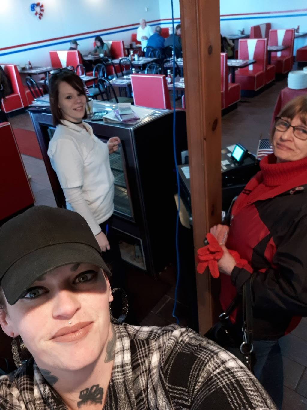 Rocky Family Restaurant | restaurant | 4055 Conrad Weiser Pkwy, Womelsdorf, PA 19567, USA | 4849305134 OR +1 484-930-5134