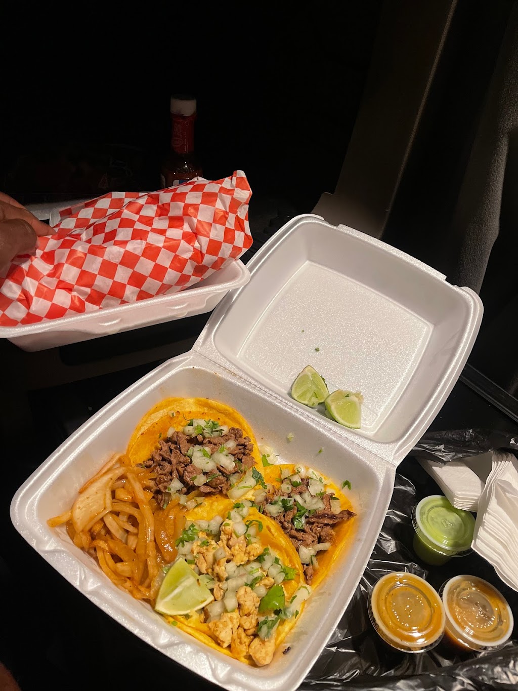 La capital tacos y tortas | restaurant | 5960 W Buckeye Rd, Phoenix, AZ 85043, USA | 6025758898 OR +1 602-575-8898