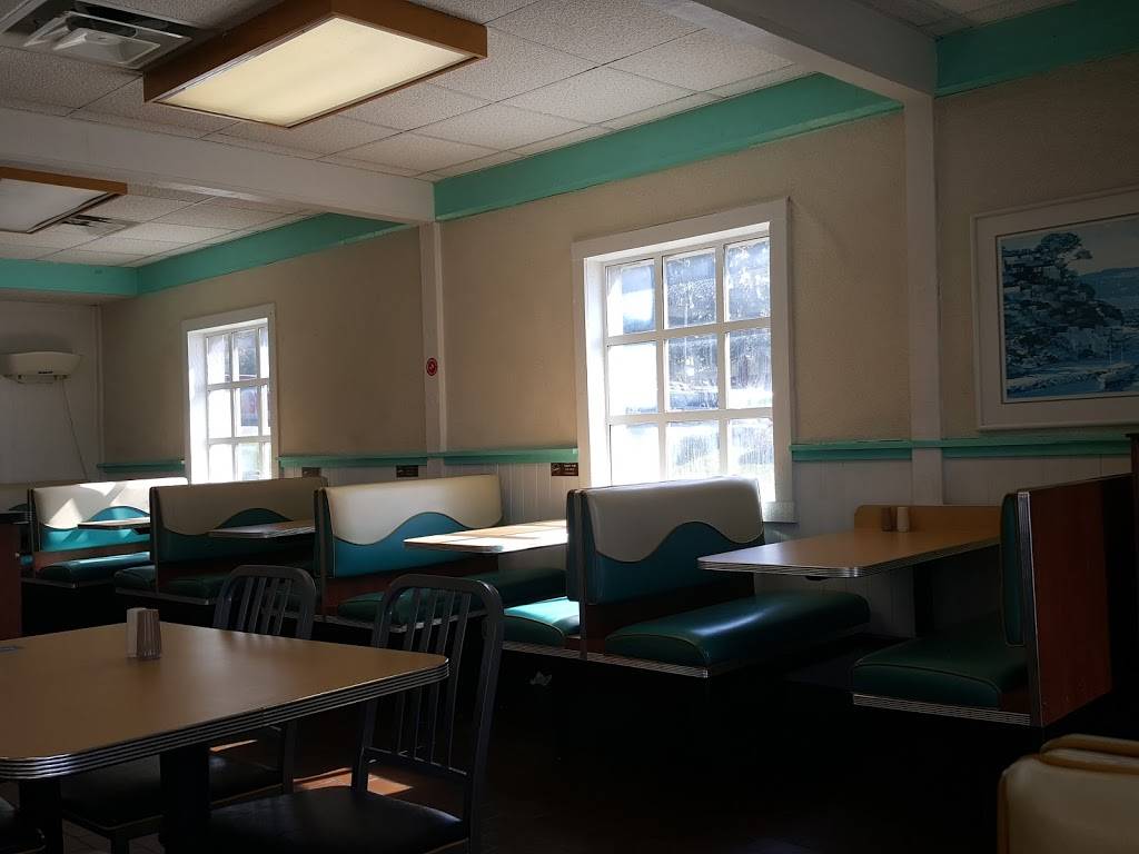 Long John Silvers | restaurant | 204 Seneca Trail, Lewisburg, WV 24901, USA | 3046475761 OR +1 304-647-5761