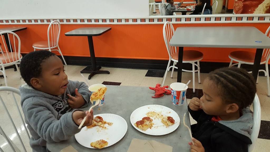 Little Caesars Pizza | meal takeaway | 3175 W 3rd St, Bloomington, IN 47404, USA | 8123331462 OR +1 812-333-1462