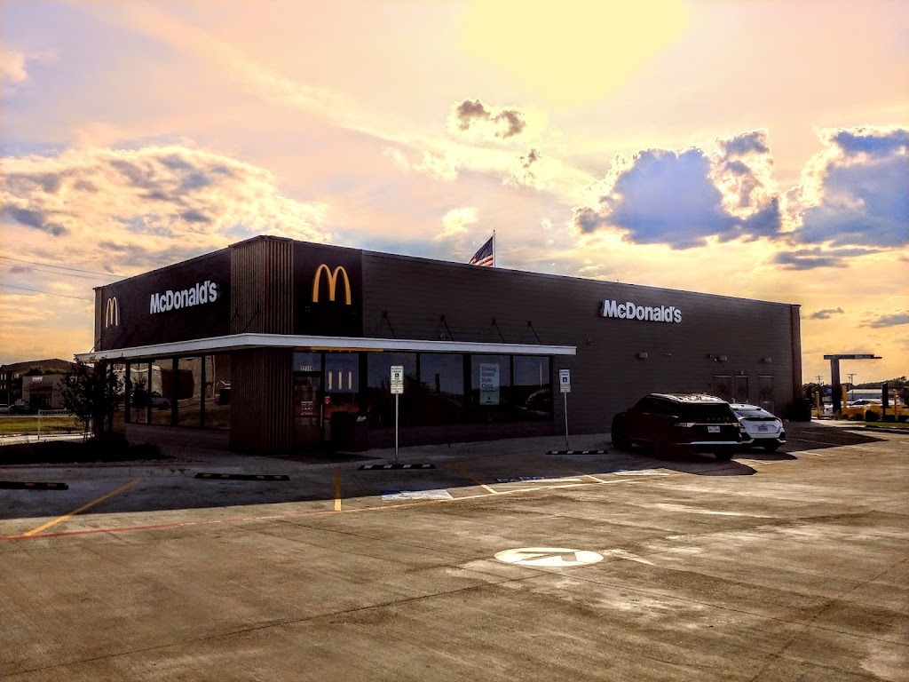 McDonalds | cafe | 22135 I-35 N, I-35, West, TX 76691, USA | 2542968269 OR +1 254-296-8269