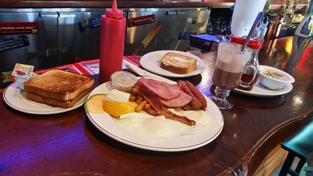 Brasserie Au Coin Du Metro | restaurant | 10719 Rue Lajeunesse, Montréal, QC H3L 2E7, Canada | 5143894929 OR +1 514-389-4929