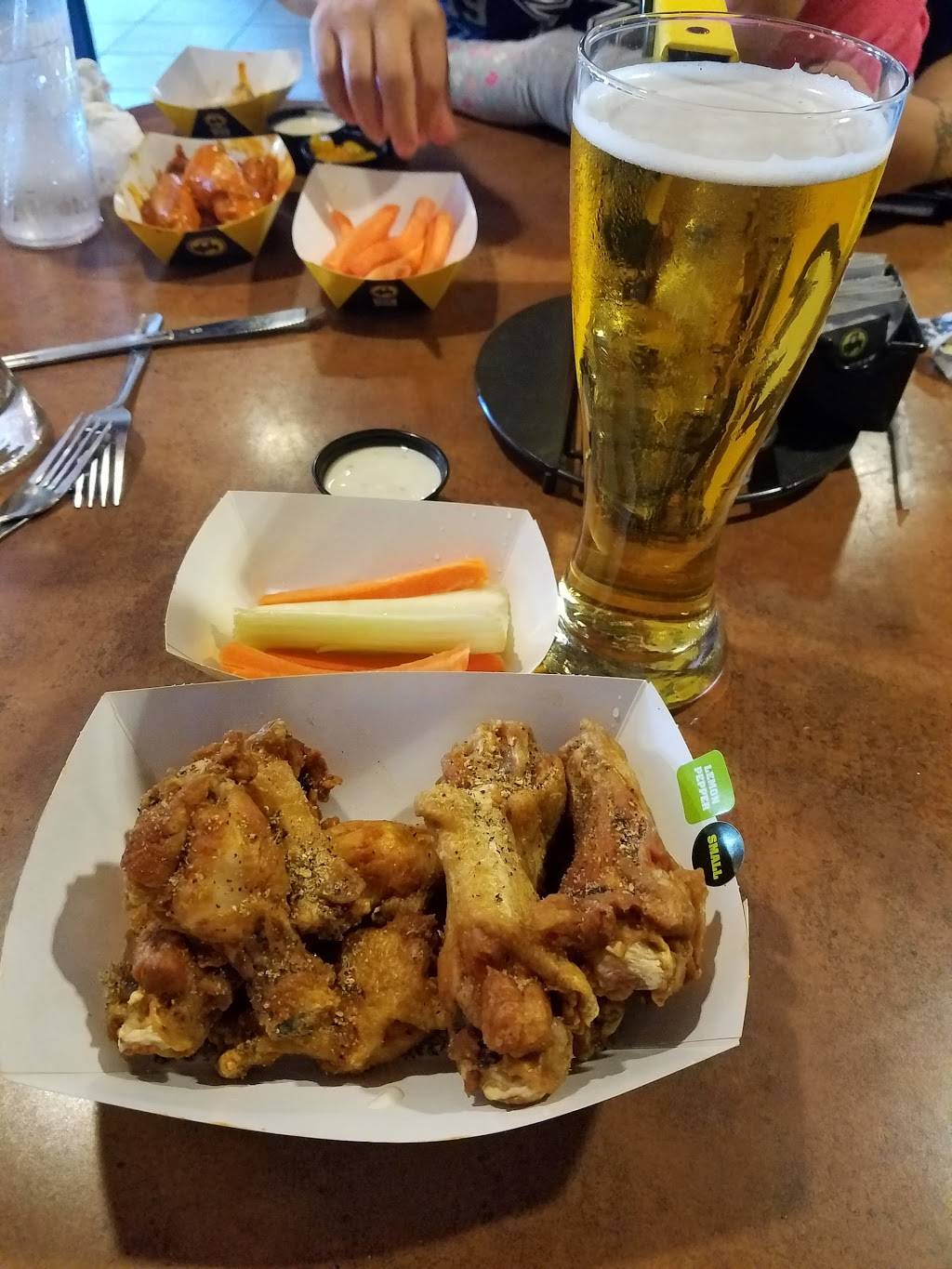 Buffalo Wild Wings | restaurant | 5601 S Hulen St, Fort Worth, TX 76132, USA | 8174232999 OR +1 817-423-2999