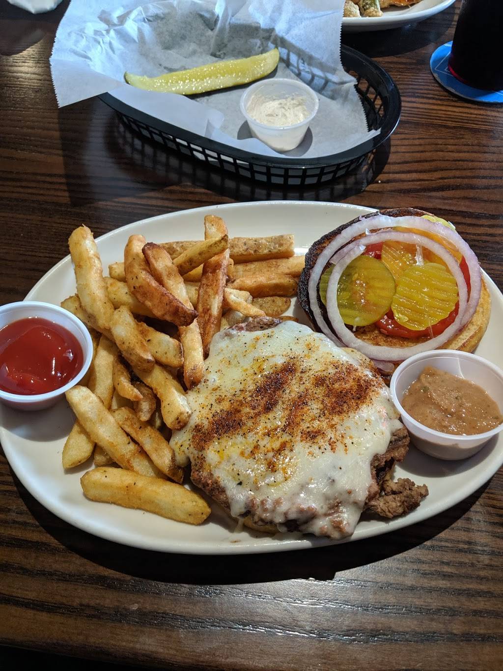 Brass Lantern | restaurant | 2290 Pulaski Hwy, Lawrenceburg, TN 38464, USA | 9317620474 OR +1 931-762-0474