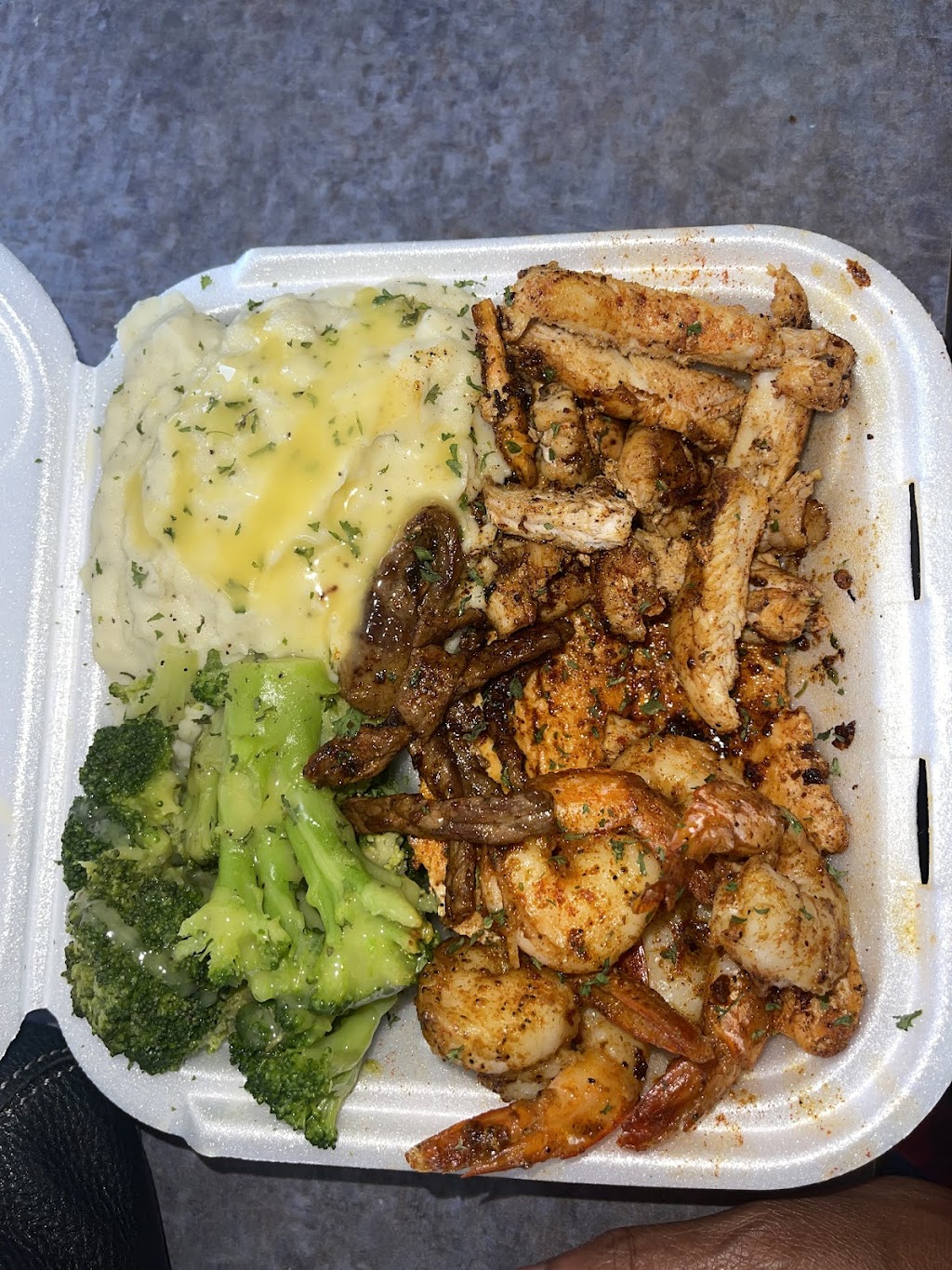 Dewayne Delicious Eats South | restaurant | 2106 Raymond Rd, Jackson, MS 39212, USA | 7692575971 OR +1 769-257-5971