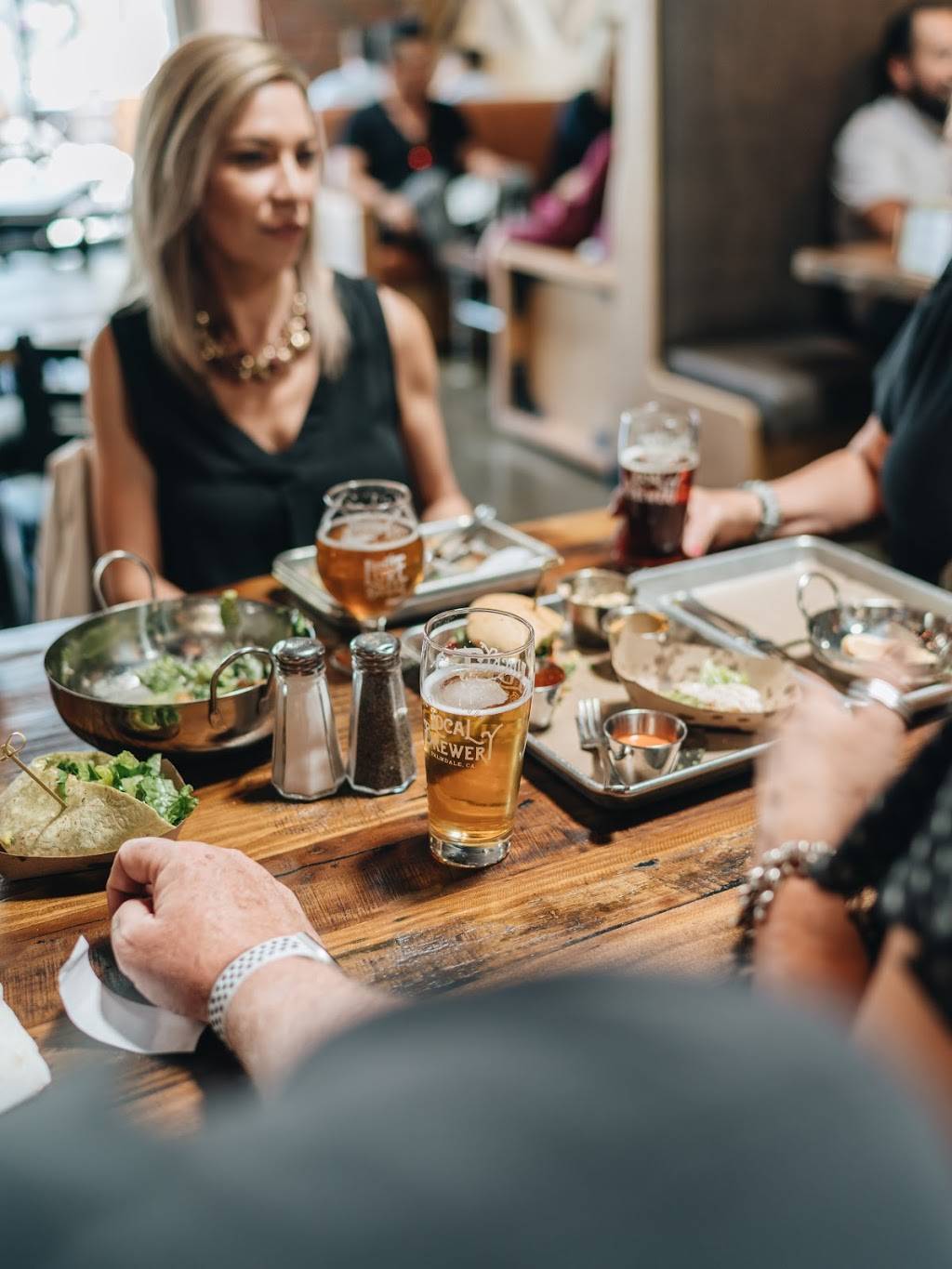 Lucky Luke Brewpub | restaurant | 735 W Lancaster Blvd, Lancaster, CA 93534, USA | 6615223775 OR +1 661-522-3775