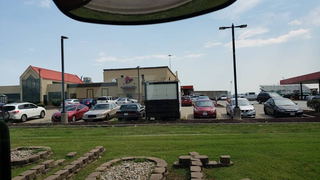 Pilot Travel Center | restaurant | 699 IL-203, East St Louis, IL 62201, USA | 6188755800 OR +1 618-875-5800