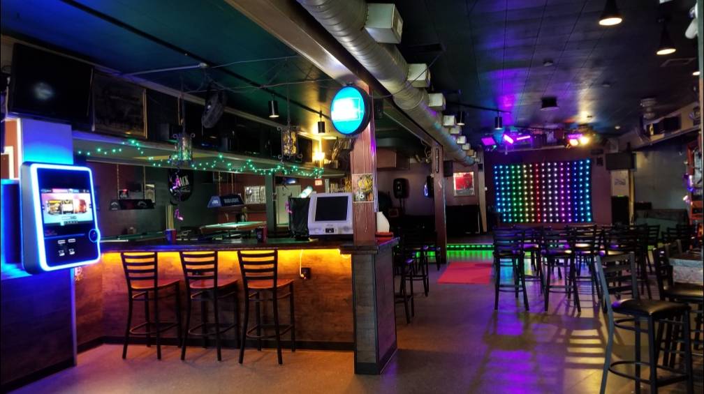 Macs Hideaway | restaurant | 1636 Slate Run Rd AAA, New Albany, IN 47150, USA | 8129454256 OR +1 812-945-4256