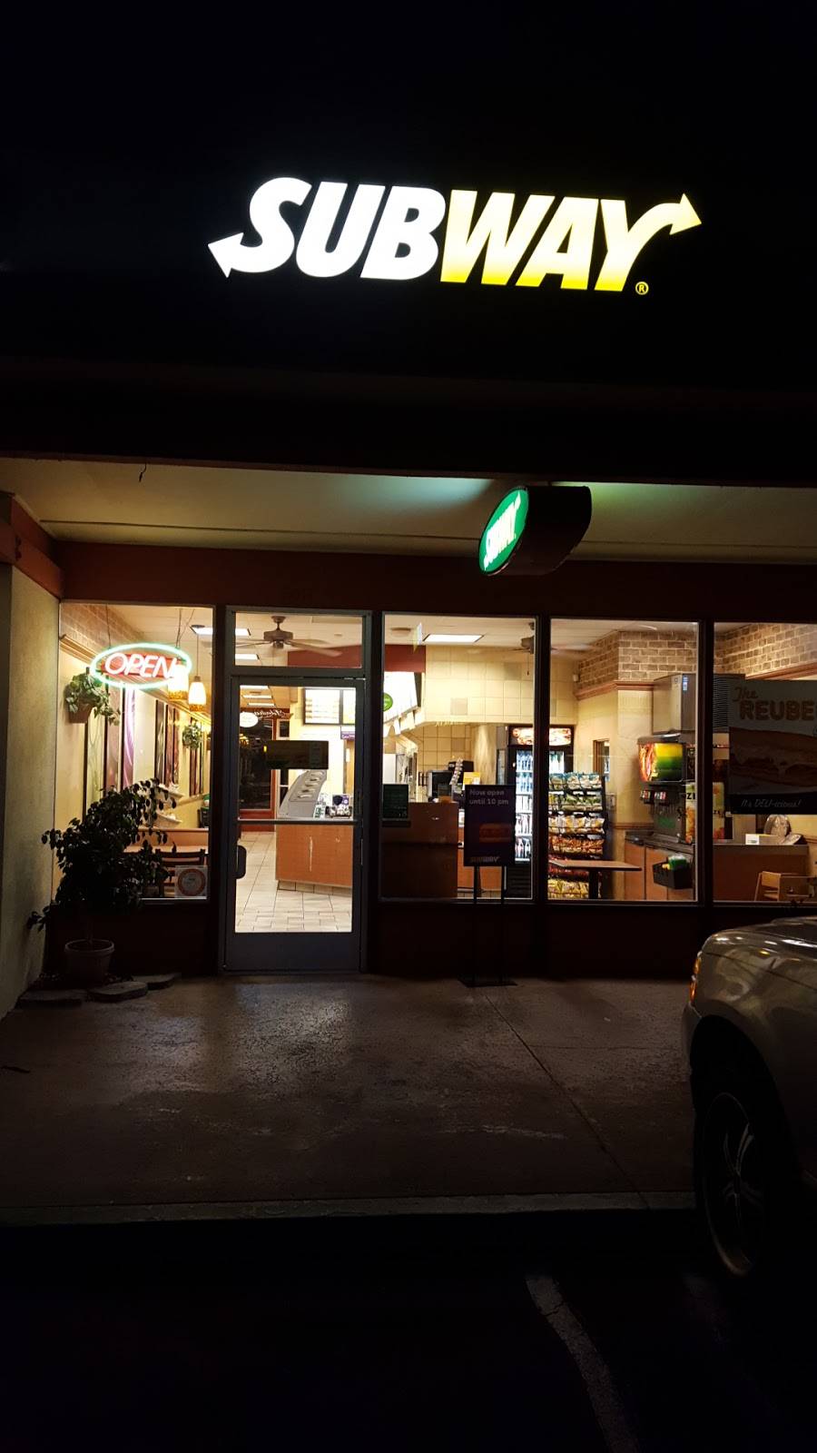 Subway Restaurants | restaurant | 6014 Warner Ave, Huntington Beach, CA 92647, USA | 7148482100 OR +1 714-848-2100